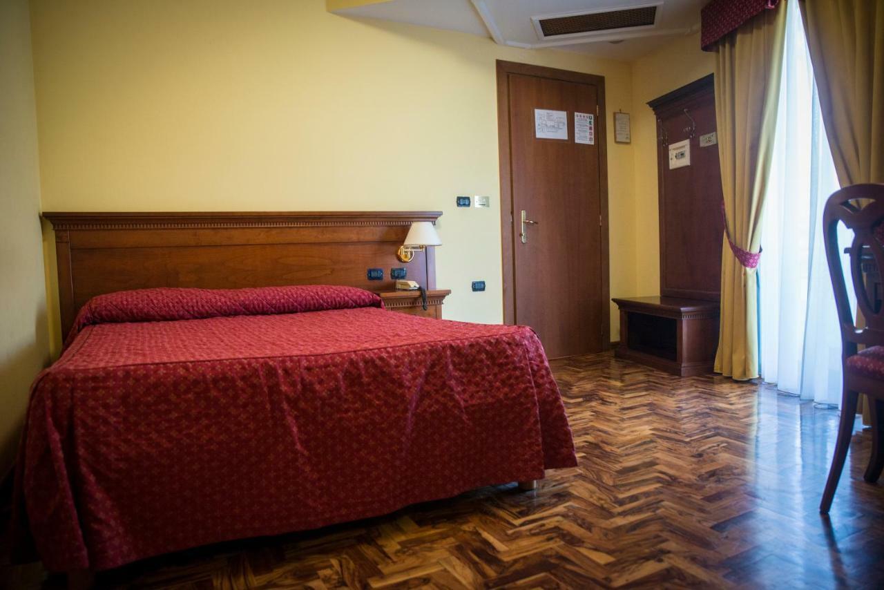 Albergo Ristorante Uliveto Veroli Экстерьер фото